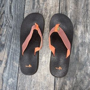 Sanuk yoga mat flip flops